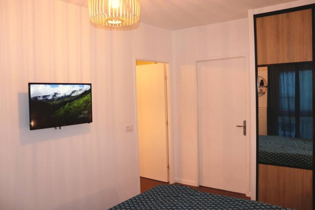 Les Cedres -Tram A 50 Metres, Bordeaux A 5 Minutes, Parking Apartman Cenon Kültér fotó